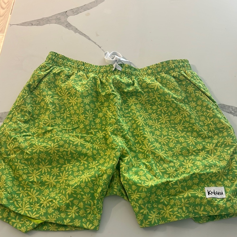 Kulani Kinis men’s medium swim trunk